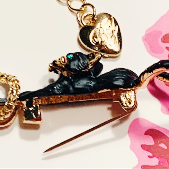 BETSEY JOHNSON Black Cat Pendant/Brooch Necklace - Picture 5 of 6